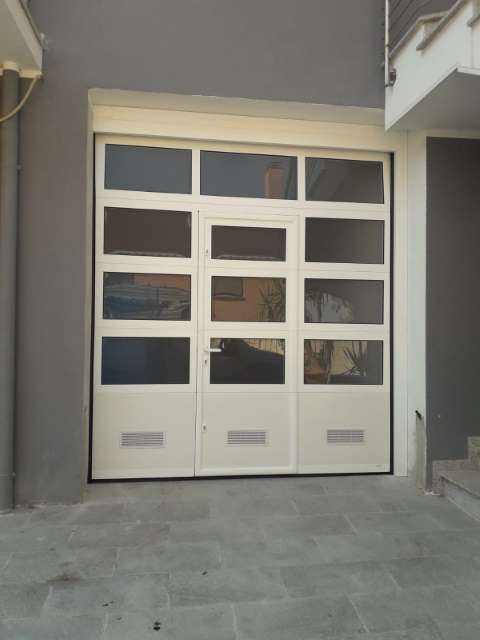 Portone sezionale crema - Ecodoors - Portoni sezionali residenziali, porte  basculanti residenziali, porte scorrevoli, porte pedonali, serrande  avvolgibili, porte a libro e portoni per garage Liguria, Piemonte, Toscana